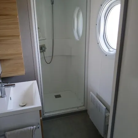 Mobil 4 Personne Campsite *