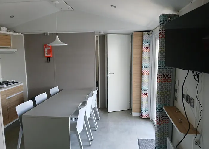 Mobil 4 Personne Кемпинг